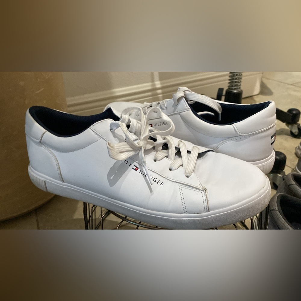 Tommy Hilfiger Mens - 10
